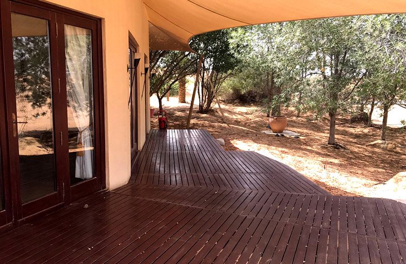 Composite Decking With Coffee Shade In United Arab Emirates