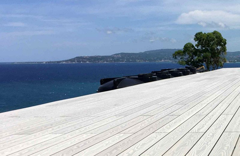 High End Seaside Wood Grain Luxury Composite Decking Project